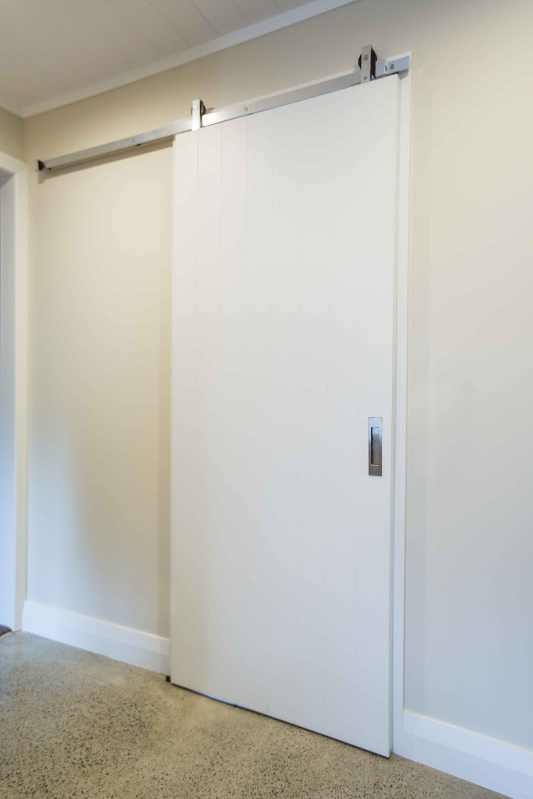 IN.15.901.L Aluminium Sliding Door Kit for 600 - 1150mm wide wooden doors, Maximum weight door 60 kg.